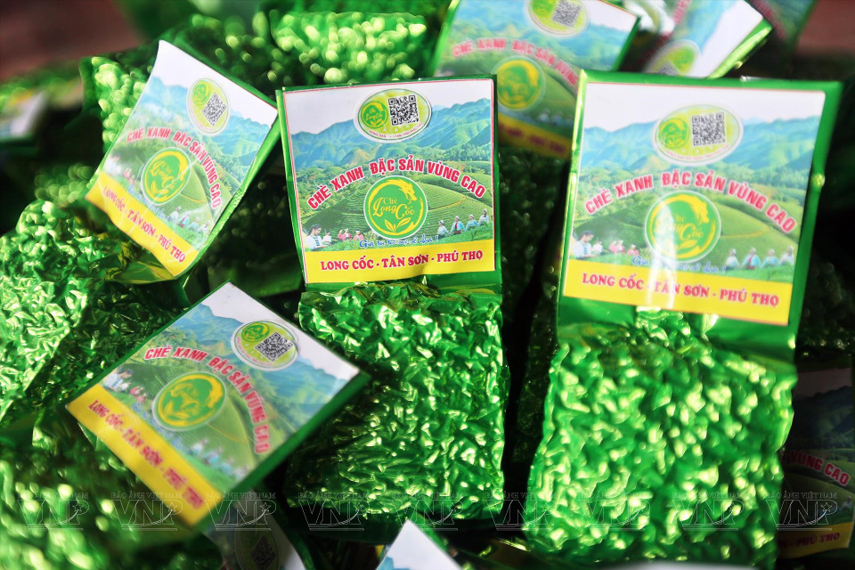 Actuellement, les produits de thé de la coopérative de thé sûr de Long Coc sont vendus dans la plupart des localités et des supermarchés de Vinmart et Coopmart.