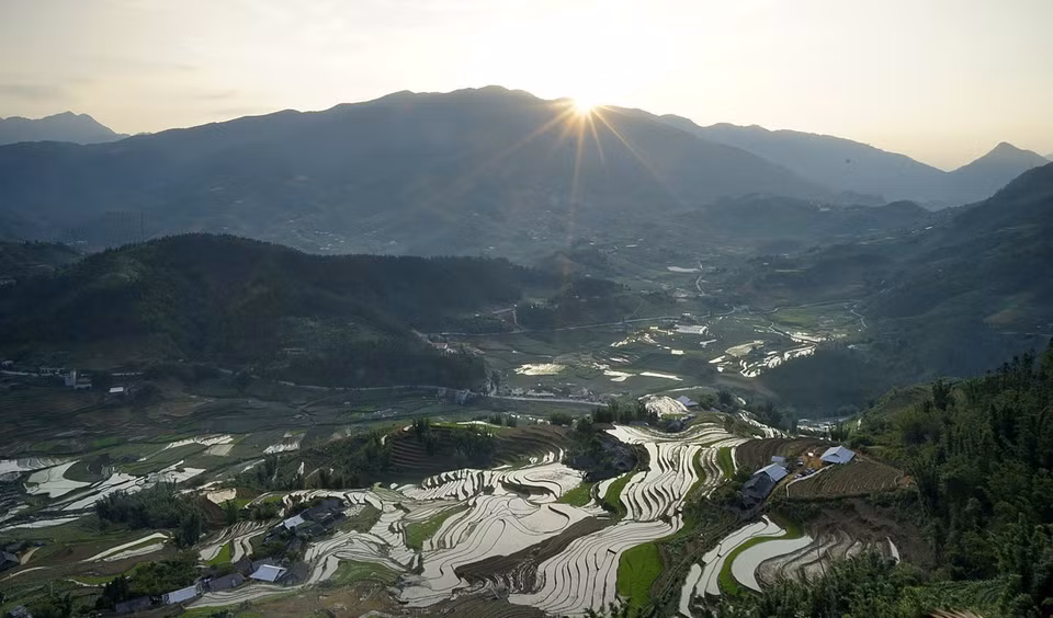 Les «miroirs» reflètent les magnifiques couleurs du ciel. Ces paysages sont sans doute parmi les plus spectaculaires et photogéniques du Vietnam.
