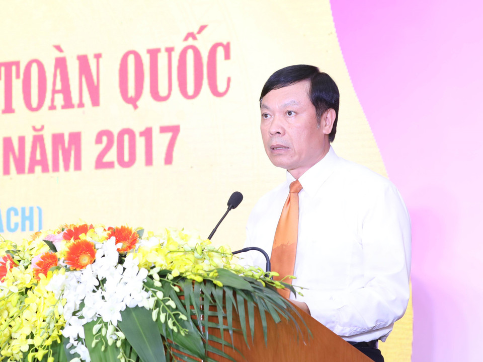 Pham Van Linh, chef adjoint de la Commission centrale de la propagande et de l'éducation du PCV à la cérémonie de remise des récompenses du Prix national de l’information pour l’étranger 2017