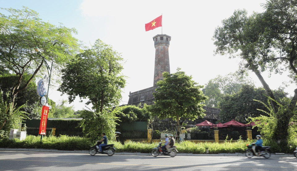 La tour du drapeau de Hanoi est l'un des symboles de fierté de la capitale. Photo: VNA