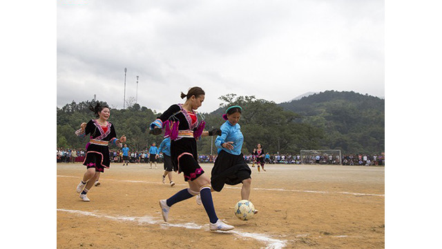Les dribbles des joueuses n’ont rien à envier aux joueurs professionnels et cela contribue à l’excitation du public.