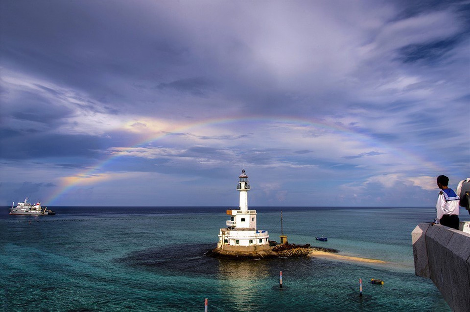 Lors de l’exposition sont aussi dévoilées des photos de jeunes volontaires, afin d’élever le sens de la responsabilité de la jeunesse.