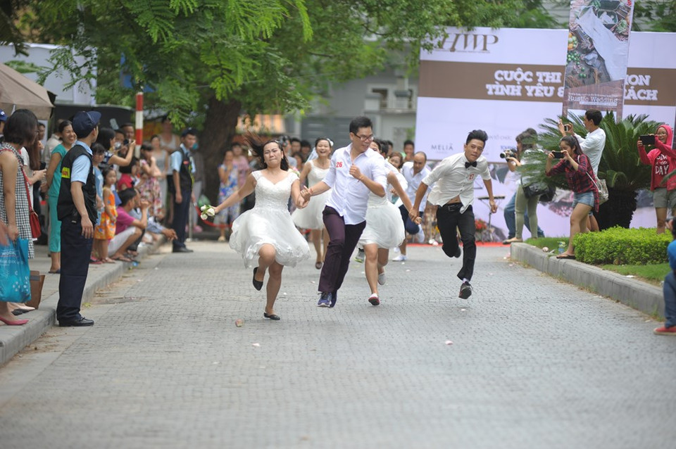 Les couples ont tout donné. Photo : Minh Son/VNA