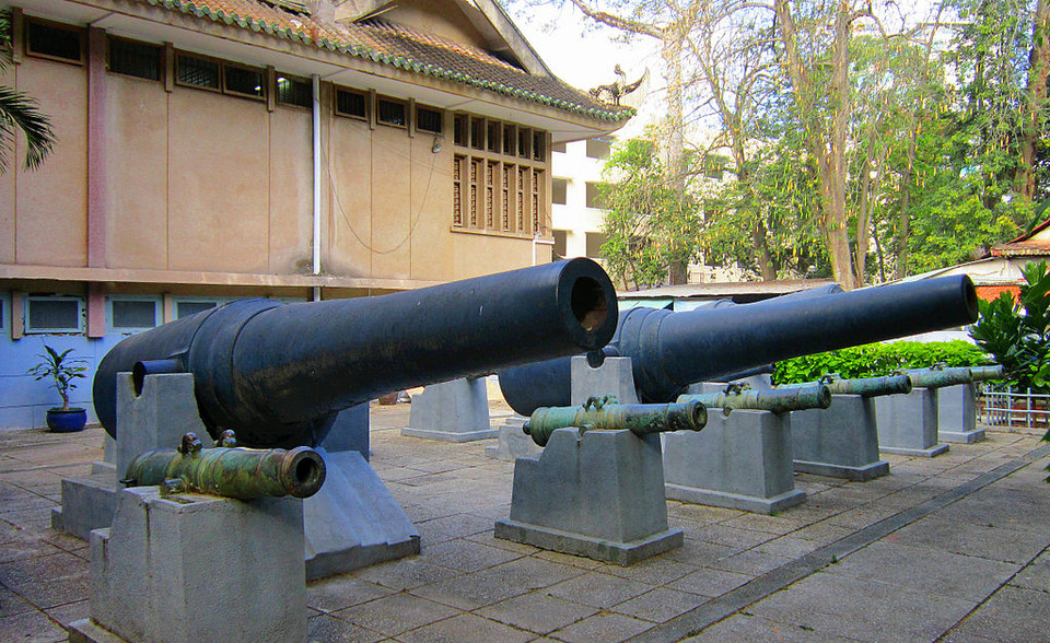 Visiter les musées, notamment d’histoire.