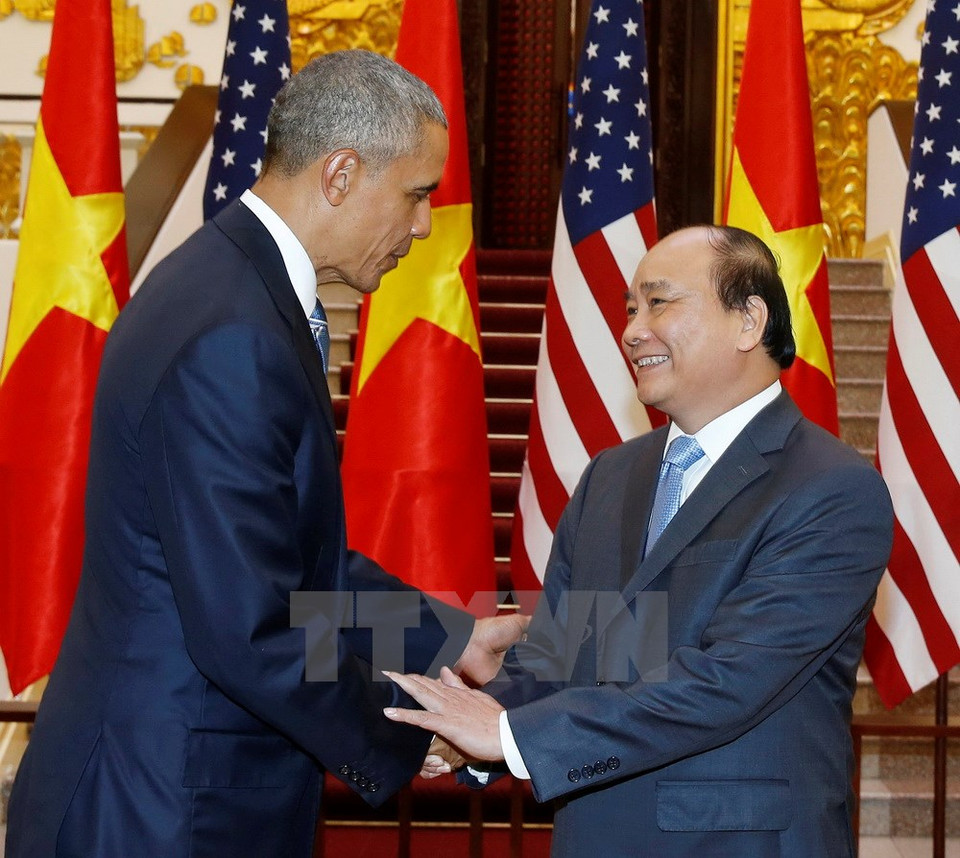 Le Premier minist​re Nguyen Xuan Phuc rencontre le président américain Barack Obama. 