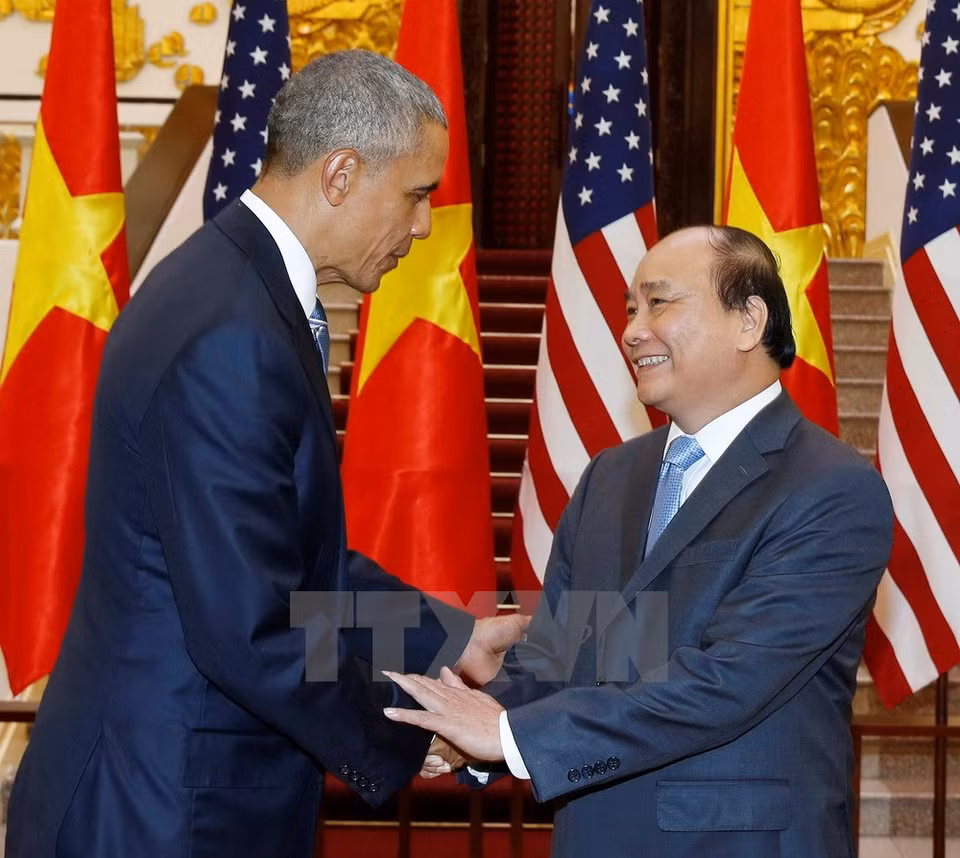 Le Premier minist​re Nguyen Xuan Phuc rencontre le président américain Barack Obama. 