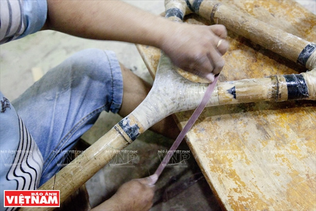 ... et polissage des joints de façon esthétique.