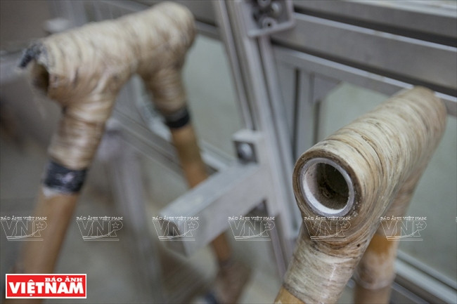 Les tubes du cadre sont raccordés entre eux.