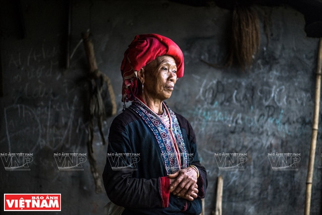 Tenue de l’ethnie Dao rouge. 