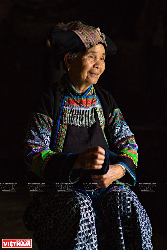 Portrait d’une femme d’ethnie Bô Y. 
