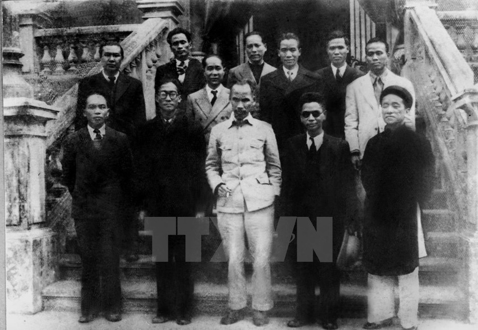 Un gouvernement provisoire est créé le 25 août 1945, avec Ho Chi Minh pour président. Source : archives de la VNA