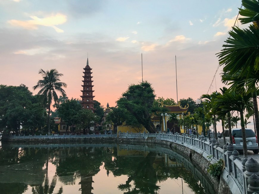 Âgée de près de 1500 ans, Trân Quôc est la plus ancienne pagode de Thang Long - Hanoï. Photo: Vietnam+