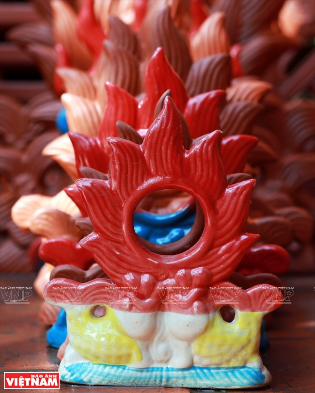 Porcelaine décorative pour le toit des temples et pagodes.