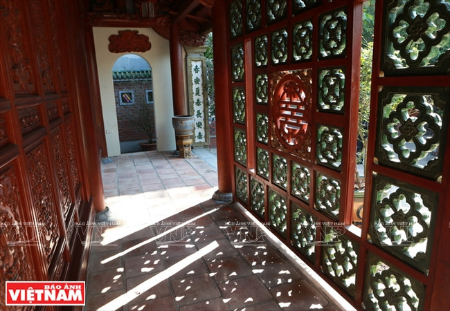 Les briques perforées décoratives pour ventilation embellissent les ouvrages dans un style à la fois traditionnel et moderne. 