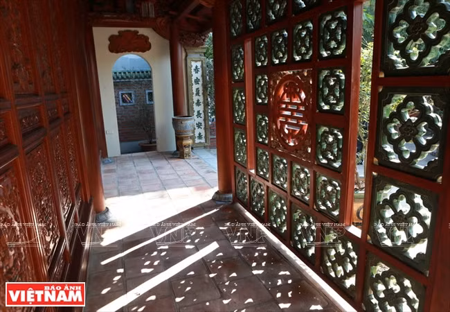 Les briques perforées décoratives pour ventilation embellissent les ouvrages dans un style à la fois traditionnel et moderne. 