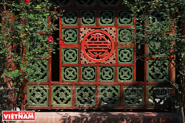 Ces briques en porcelaine pour ventilation donnent une ambiance élégante aux maisons anciennes