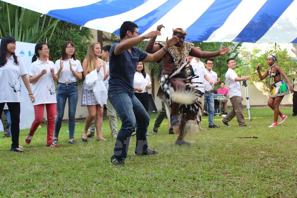Le programme a attiré la participation de nombreux jeunes vietnamiens.