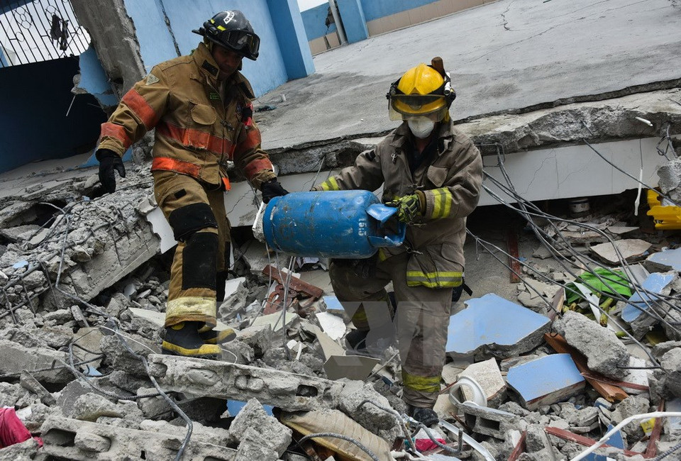 Les organes compétents ont accéléré la recherche des victimes dans les zones sinistrées. Les forces publiques sont également en état d’alerte maximale pour protéger la vie des citoyens. 