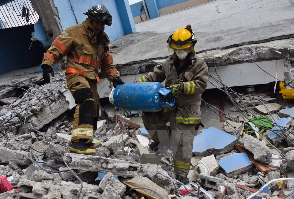 Les organes compétents ont accéléré la recherche des victimes dans les zones sinistrées. Les forces publiques sont également en état d’alerte maximale pour protéger la vie des citoyens. 