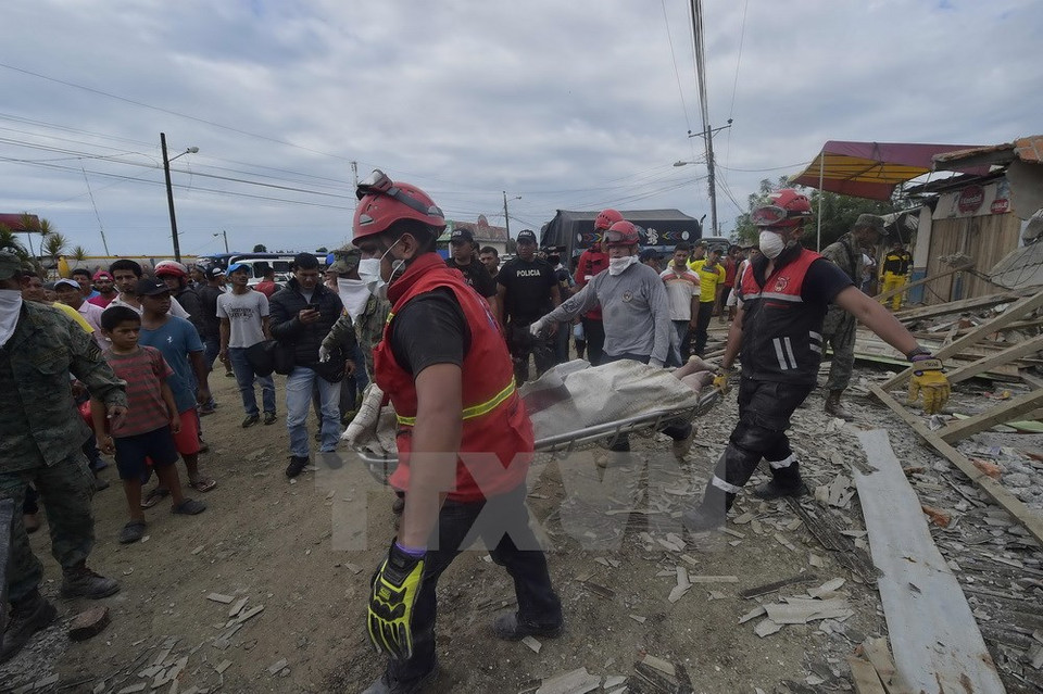 La capitale Quito et les villes littorales du Pacifique, Pedernales, Portoviejo et Manta, ont subi les dégâts les plus considérables. Certains villages ont été entièrement dévastés.
