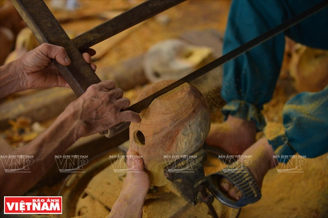 La qualité de la cloche en bois dépend de la caisse de résonnance. Photo : Thanh Hoà