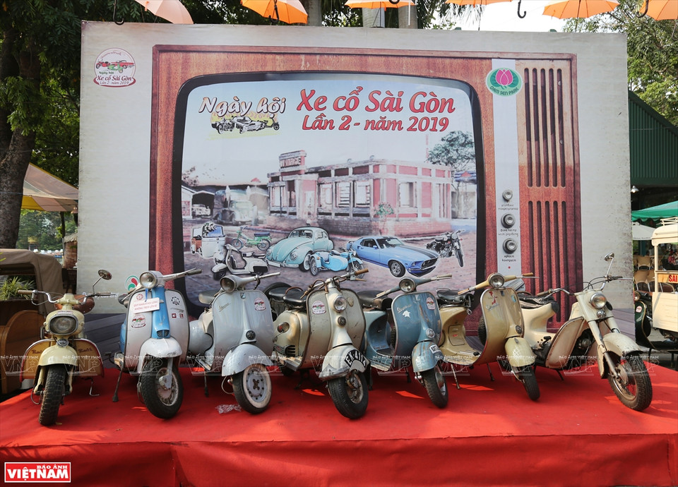 Des vespa anciens