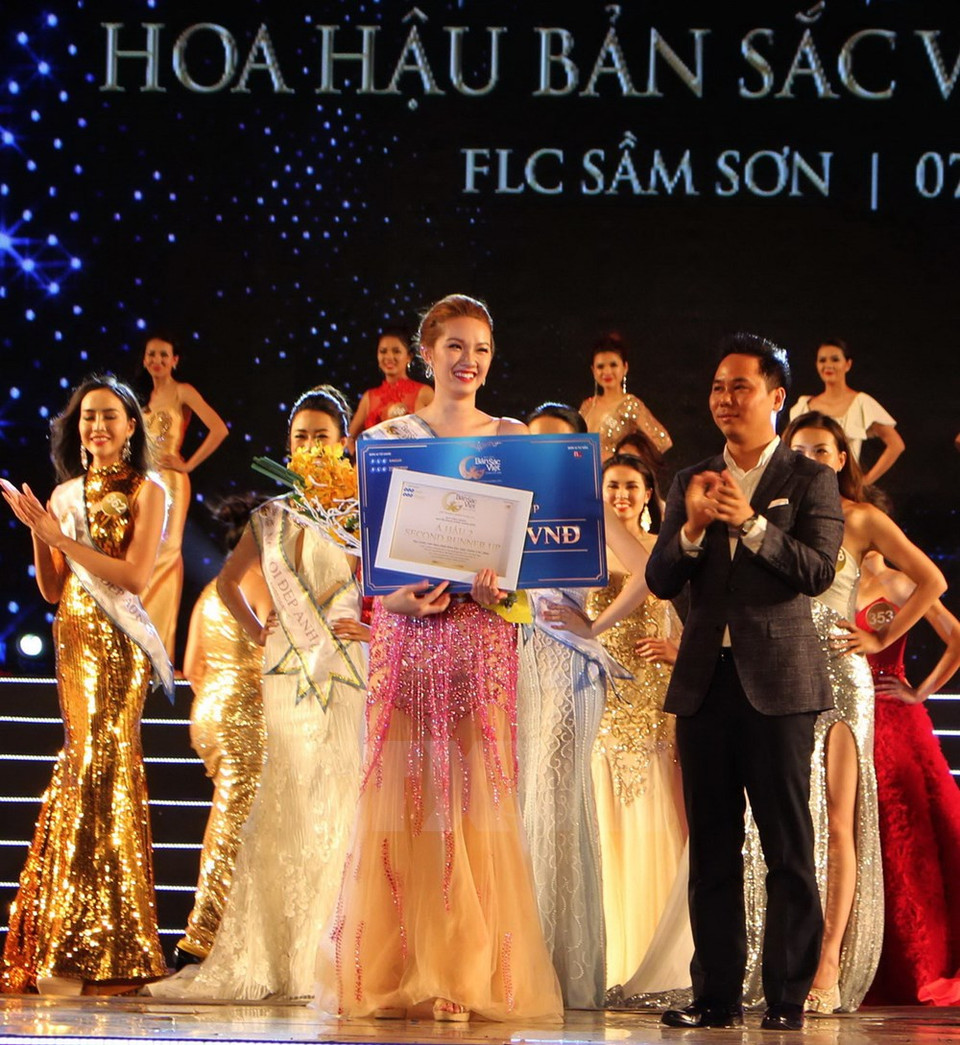  Vo Quynh Giao résidant aux États-Unis élue 2è dauphine. Photo: VNA