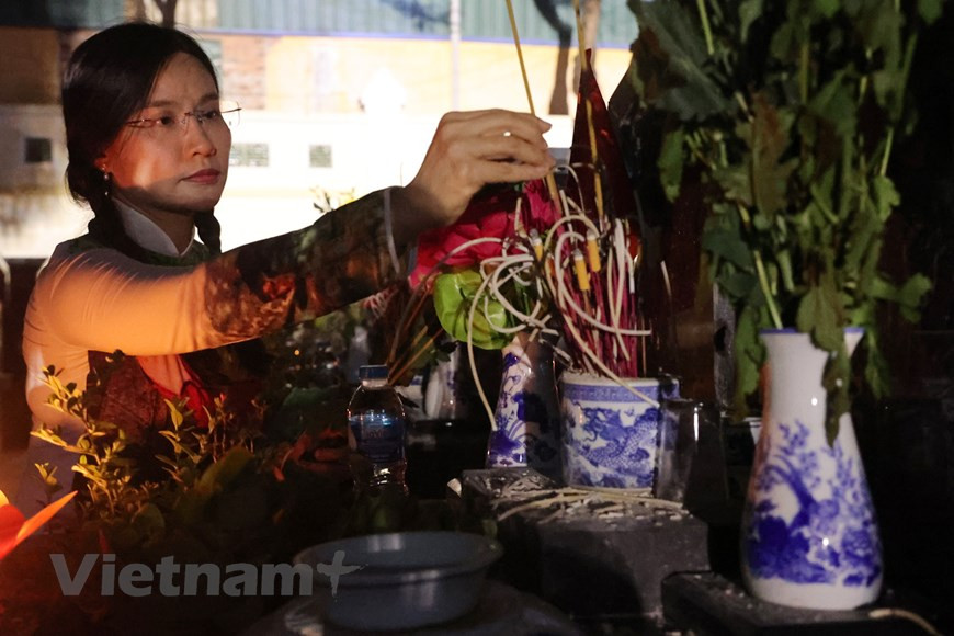 Actuellement, on dénombre plus de 9,2 millions de personnes méritantes, dont 1,2 million de morts pour la Patrie, plus de 139.000 Mères vietnamiennes héroïques, près de 800.000 blessés de guerre et environ 320.000 autres exposés à des produits chimiques toxiques. Dès la fin de la guerre, le Vietnam a tenu à commémorer les sacrifices consentis par son peuple en mettant en œuvre un ensemble de mesures à caractère social visant à compenser les dommages subis et à exprimer la reconnaissance de l’État et du peuple envers ceux qui se sont sacrifiés pour la nation. Ces régimes des pensions sont réévalués en permanence pour assurer une meilleure prise en charge. Photo: VietnamPlus