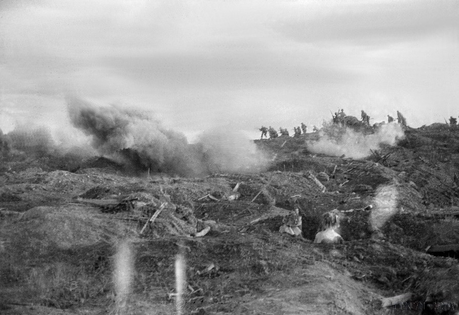 Attaque des forces vietnamiennes à la colline C. Photo d’archives : VNA