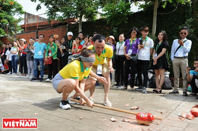 Jeu folklorique qui consiste à casser des porcs en terre.