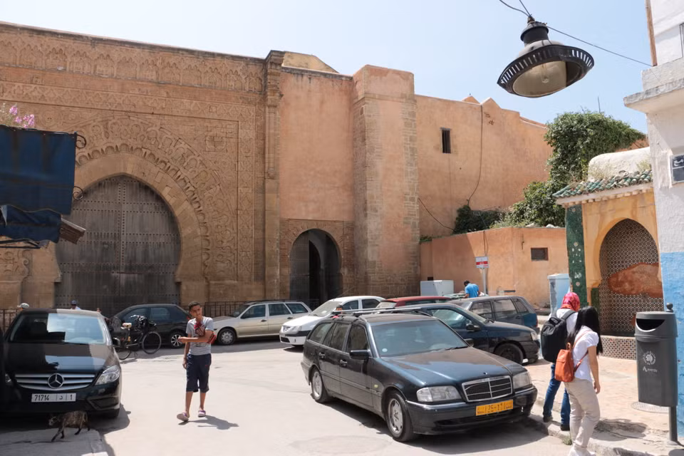 Une des murailles typiques sur la route aux Oudayas.
