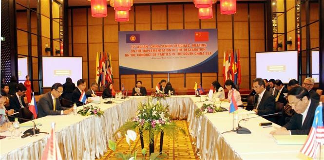 La 12e réunion des hauts fonctionnaires ASEAN-Chine sur la mise en œuvre de la DOC dans la ville de Ha Long, province vietnamienne de Quang Ninh, le 9 juin 2016. Photo: VNA