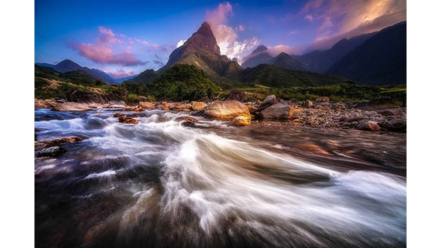L'oeuvre « Le soleil de l’après-midi sur la rivière ».