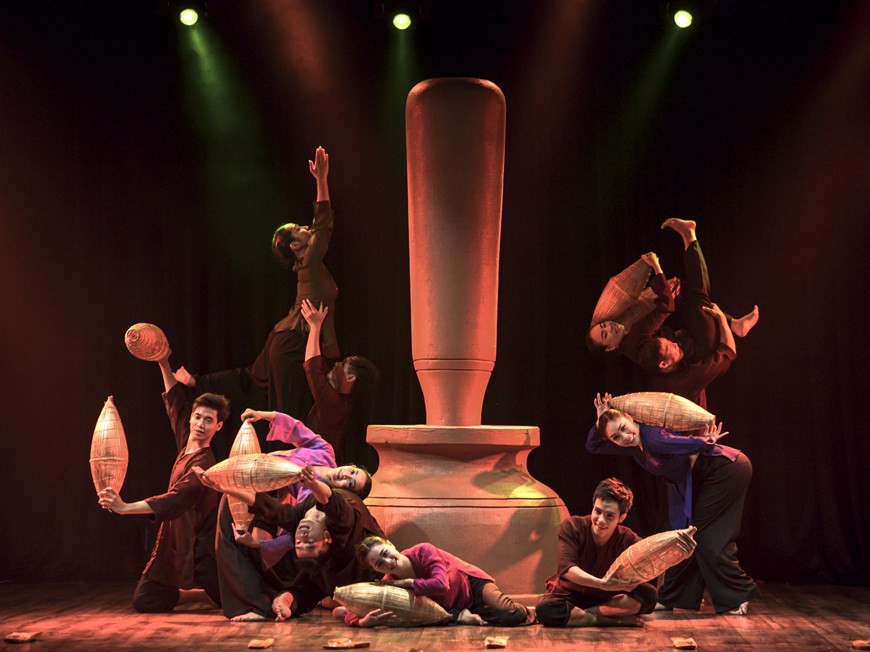 L'oeuvre "Le désir de se multiplier"des artistes du Théâtre de musique traditionnelle Bông Sen. Photo: Vietnam+