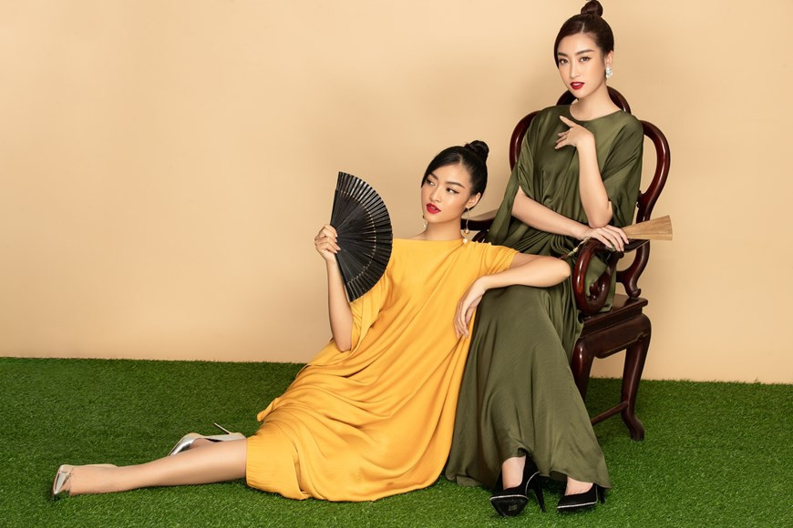 La dauphine Kieu Loan et la Miss Vietnam Do My Linh sont devenues ambassadrices de la Semaine culturelle du thé et de la soie de Bao Loc-Lam Dong 2019. Photo: Vietnam+