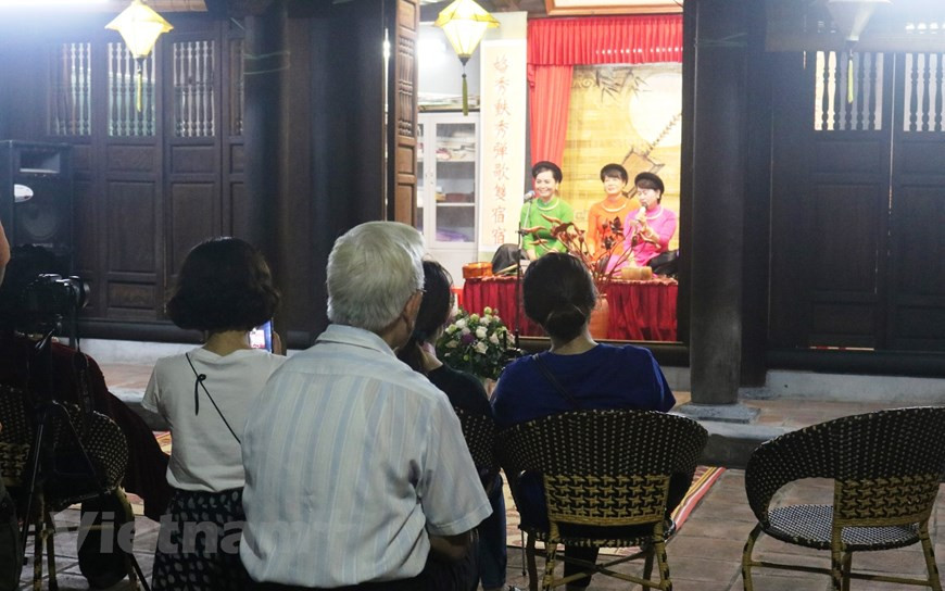 Ce sont eux qui décident l’avenir du "ca trù". Photo: Vietnam+