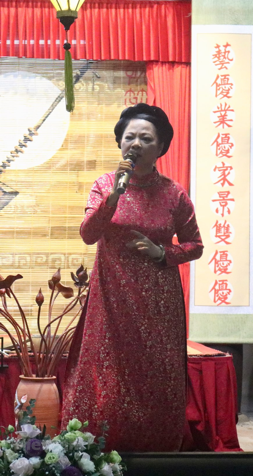 L'artiste d'élite Van Mai est la chanteuse principale du club de ca trù «Bich cau dao quan». Photo: Vietnam+