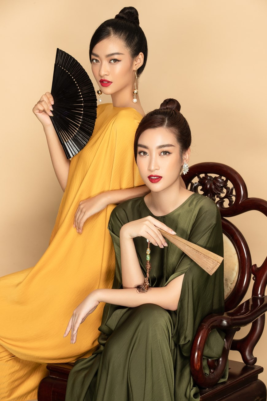  Elles publient une série de photos inspirées du thé et de la soie reflétant l'identité culturelle du Vietnam. Photo: Vietnam+