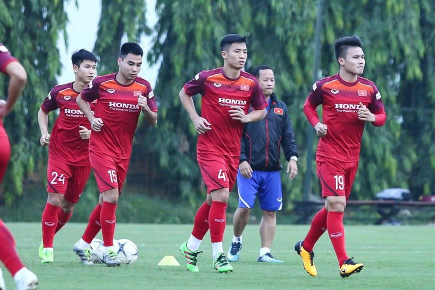 L'équipe de football vietnamienne a eu une formation de 16h00 à 18h00.