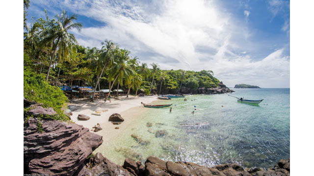 Une belle plage de l’île de Phu Quôc (au Sud). Plus de la moitié de la superficie de cette île est couverte de forêt.