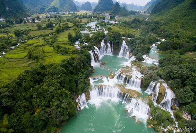 Les chutes d’eau Ban Giôc, les plus belles du Vietnam, se trouvent dans la commune de Dàm Thuy, district de Trùng Khanh.