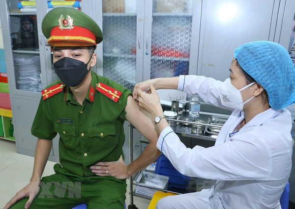 Le vaccin Moderna est utilisé pour les personnes prioritaires. Photo : VNA