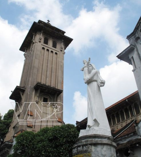 La Cathédrale Cua Bac, au style indochinois.