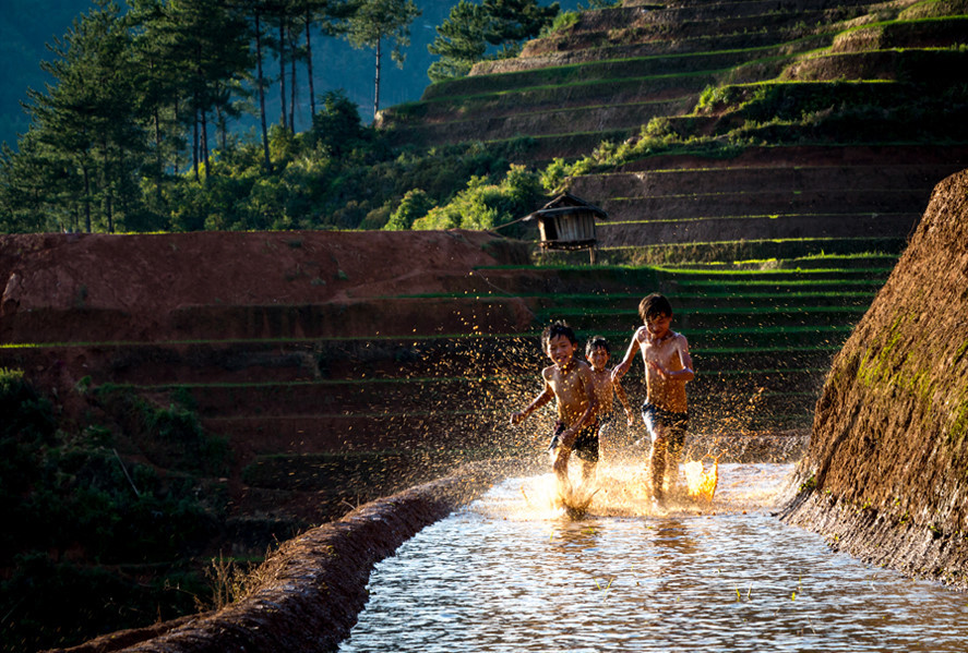 "Tuổi thơ". (Enfance)