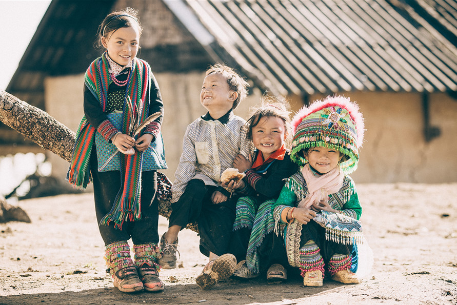 "Những nụ cười hồn nhiên". (Les sourires innocents)