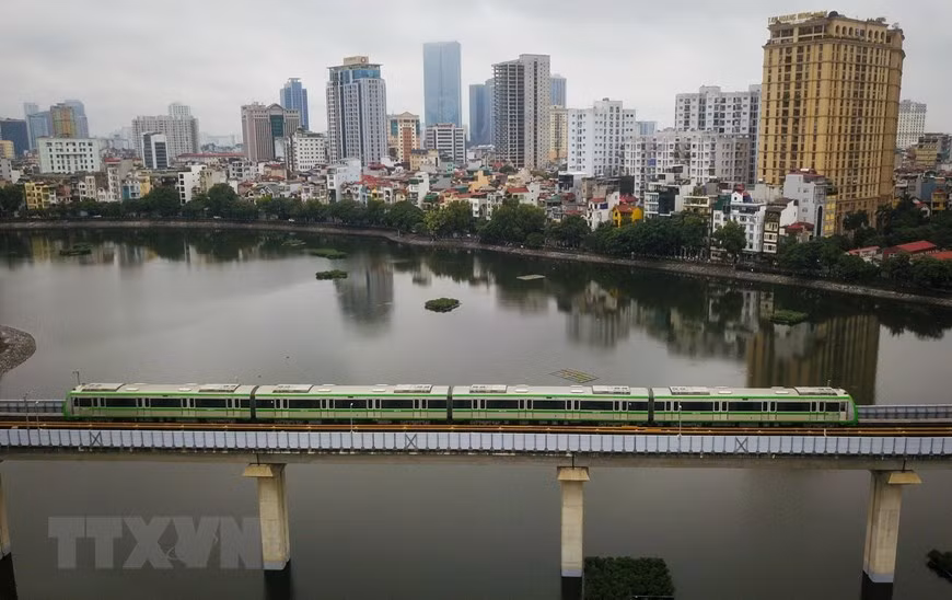 Après avoir reçu le projet du ministère des Transports, le Service municipal des transports fera fonctionner le train immédiatement. Photo: VNA