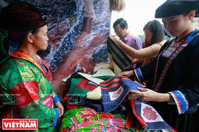 D’autres articles de lin fabriqués par des femmes H’mông. 