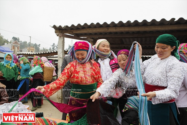 Les H’mông changent d’habits selon la saison. 