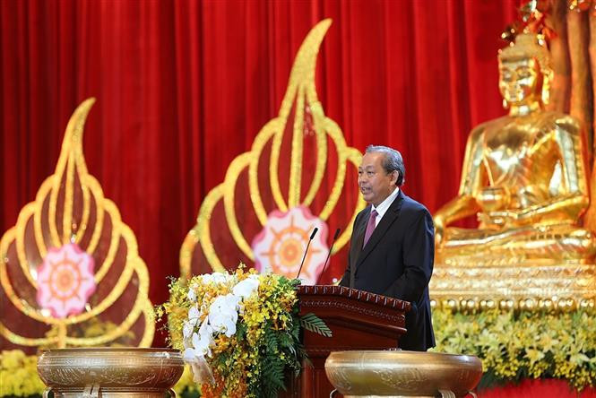 Le vice-Premier ministre permanent vietnamien Truong Hoa Binh prononce un discours célébrant le succès de la Fête du Vesak 2019