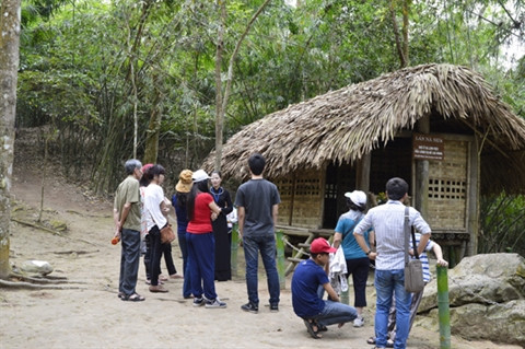 Conformément à une décision gouvernementale signée le 10 mai 2012, Tân Trào est devenu un «site national spécial».